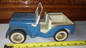 lot 19 image: 1960s Jeep by Tonka