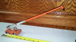 lot 20 image: Shuttle Lift- lots of moving parts