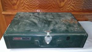 lot 36 image: Coleman Dual Fuel Camp stove, 424.