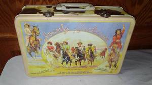 lot 64 image: Howdy Buckaroo Lunch Box.