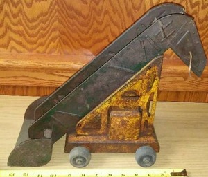 lot 96 image: Vintage Sand-loader.