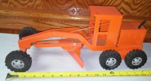 lot 141 image: Tonka Road Grader  Perfectly Restored.
