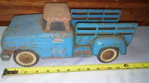 lot 143 image: Tonka Livestock Pickup Mid 60s.