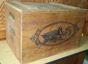 lot 184 image: Wood Box, Duck Theme.