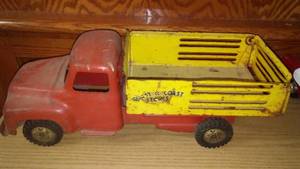 lot 190 image: Nylint Coast to Coast Straight Truck.