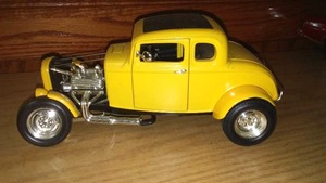 lot 192 image: 30s Hot Rod. Looks like ERTL.