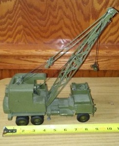 lot 249 image: Army Green Crane.