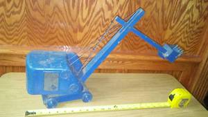 lot 252 image: Structo Toy Crane Metal