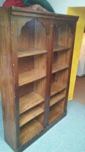 lot 290 image: 2 Wood Bookcases with Shelving.