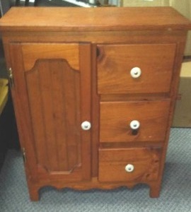 lot 292 image: Occasional Table, Pine.