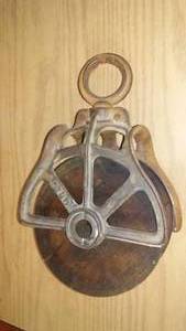 lot 210 image: Antique wood Pulley, Hayloft