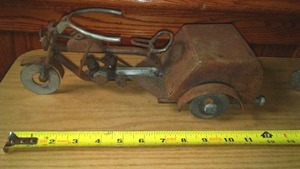 lot 233 image: Metal Artwork 3 Wheeled Trike