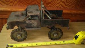 lot 235 image: Metal Artwork Monster Truck