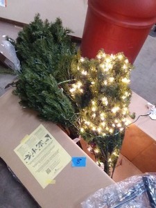 6.5 ft Dunhill Fir Pre-Lit Artificial Christmas Tree with 650 Warm White Mini Lights