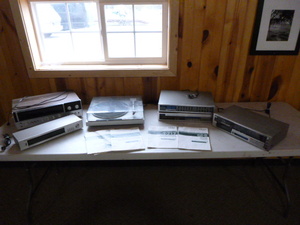 lot 21 image: Stereo Equipment