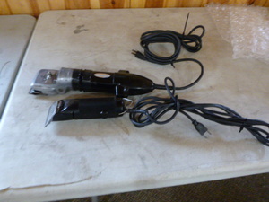 lot 31 image: 2 Animal Clippers