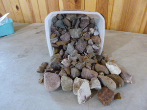 lot 34 image: Bucket of Raw Agates