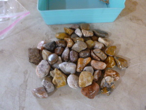 lot 35 image: Tumbled Agates
