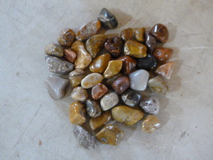 lot 36 image: Polished Agates