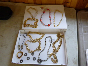 lot 54 image: Box of Jewelry