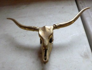 lot 58 image: Brass Long Horn Hood Ornament