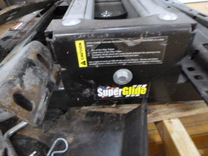 lot 70 image: Super Glide 5th Wheel Hitch