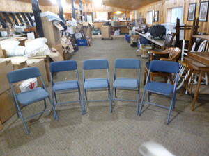 lot 78 image: 5 Blue Folding Chairs