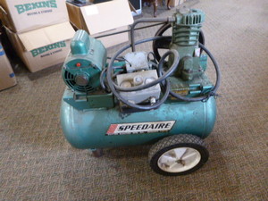lot 86 image: Speedaire Air Compressor