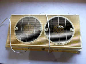 lot 99 image: Holmes Air Window Double Fan
