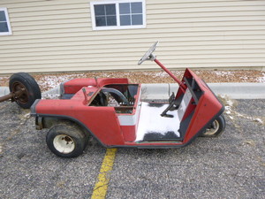 lot 110 image: E-Z Go 3-Wheel Golf Cart