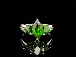 Luscious Green Estate Chrome Diopside 3-Stone Heart Ring in 925 Sterling Silver