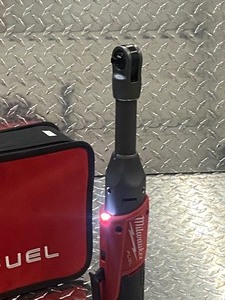 lot 17 image: Milwaukee Fuel M12 Cordless Extende...