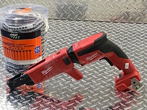 lot 99 image: Milwaukee Fuel M18 Screwgun With Co...