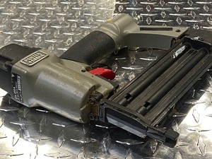 lot 120 image: Porter-Cable BN200A 18-Gauge Brad N...