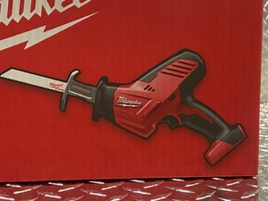 lot 29 image: Milwaukee M18 Cordless Hacksall One...