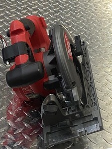 lot 46 image: Milwaukee Fuel M18 Cordless 6.5  C...