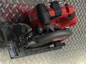 lot 47 image: Milwaukee Fuel M18 Cordless 6.5  C...