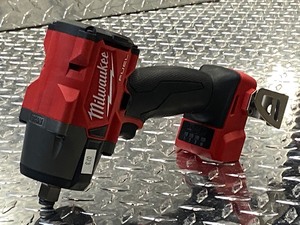 lot 75 image: Milwaukee Fuel M18 12 Mid-Torque ...