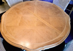 Lovely Dining Table Set