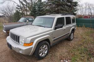 lot 1 image: 2007 Jeep Commander Rocky Mountain Edition 4 x 4 SUV