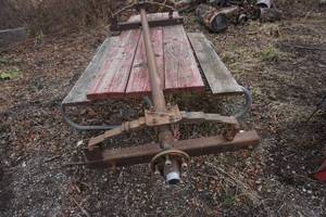lot 17 image: Utility Trailer Axle