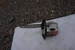 lot 18 image: Stihl Model 015L Chain Saw