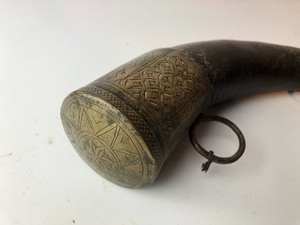 lot 84 image: Early Antique Powder Horn wBrass Fittings