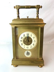 lot 2 image: Small Antique Brass Carriage Clock