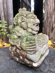 lot 101 image: Vintage Sandstone Barong Statue