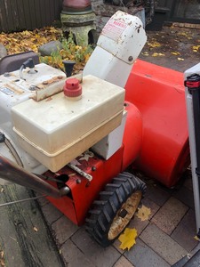 lot 105 image: Heavy Duty Jacobsen Imperial 826 Snowblower 