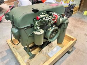 lot 118 image: NOS Vintage Military Engine Model 2A042