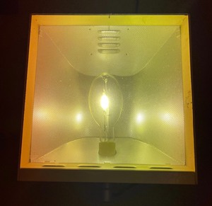 lot 120 image: Working Hydrofarm Grow Light