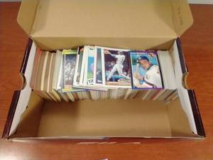 lot 75 image: Box of Baseball Cards