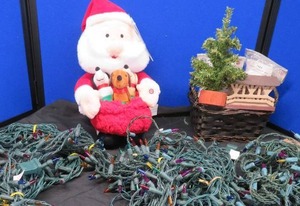 NEW PLUSH MUSICAL SANTA  4 SETS LIGHTS  CRAFT ITEMS